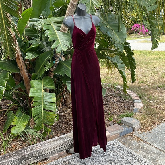 Velvet strap back maxi slipdress - Picture 3 of 7